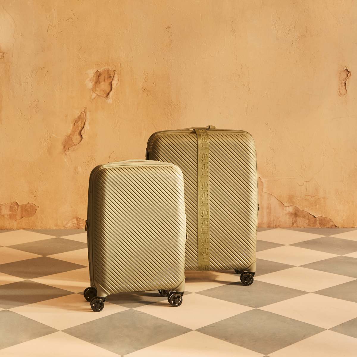 Strand: Sale & Travel Deals up to 50% off*