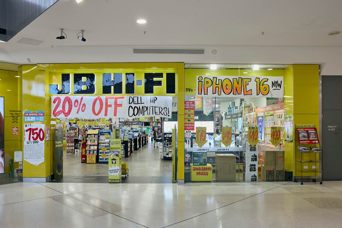 JB Hi-Fi storefront image