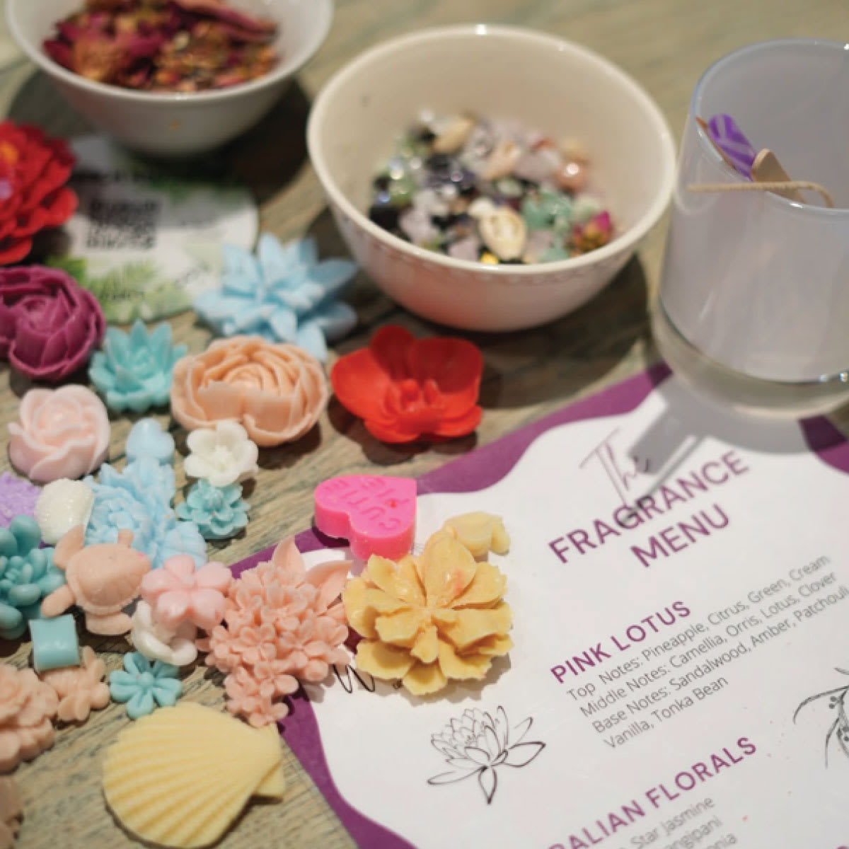 Beach House Bar & Grill: Wick n Sip Candle Making