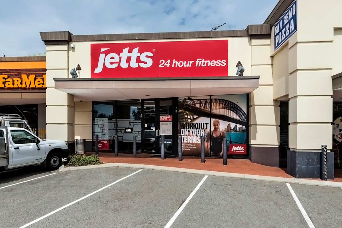 Jetts Fitness storefront image