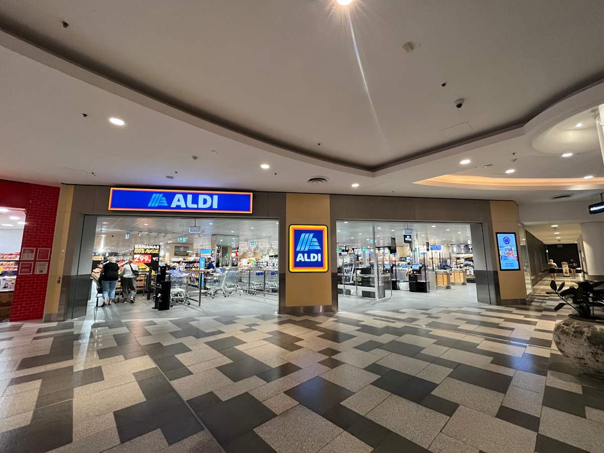 ALDI storefront image