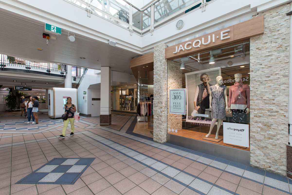 Jacqui E storefront image