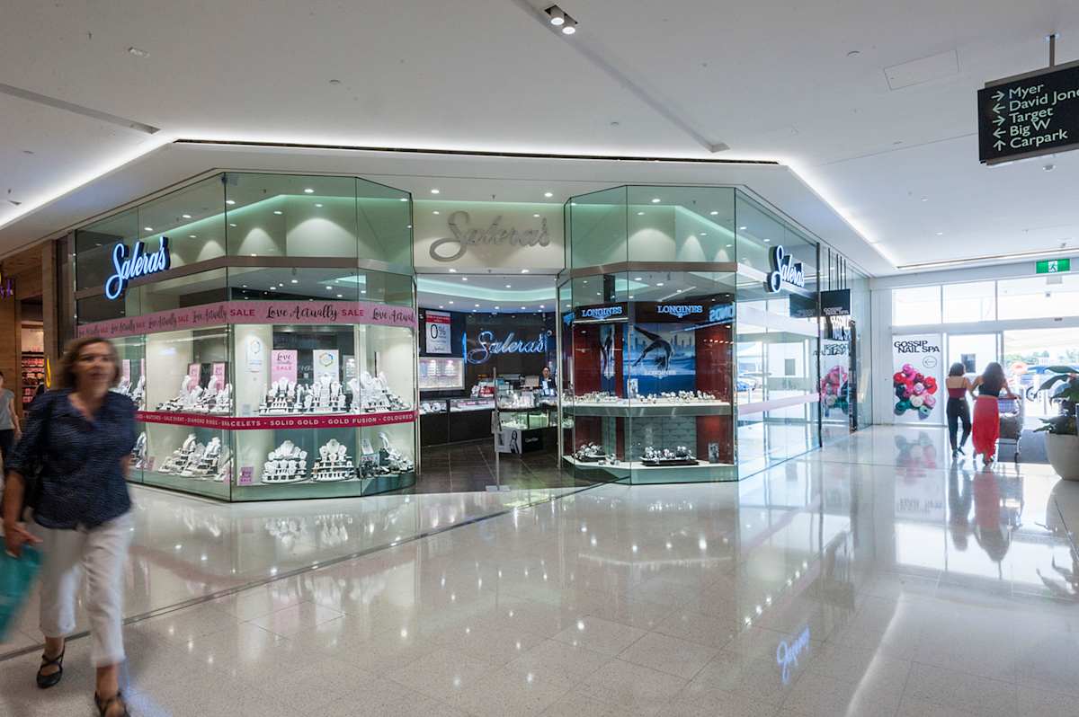 Salera's Jewellmasters storefront image