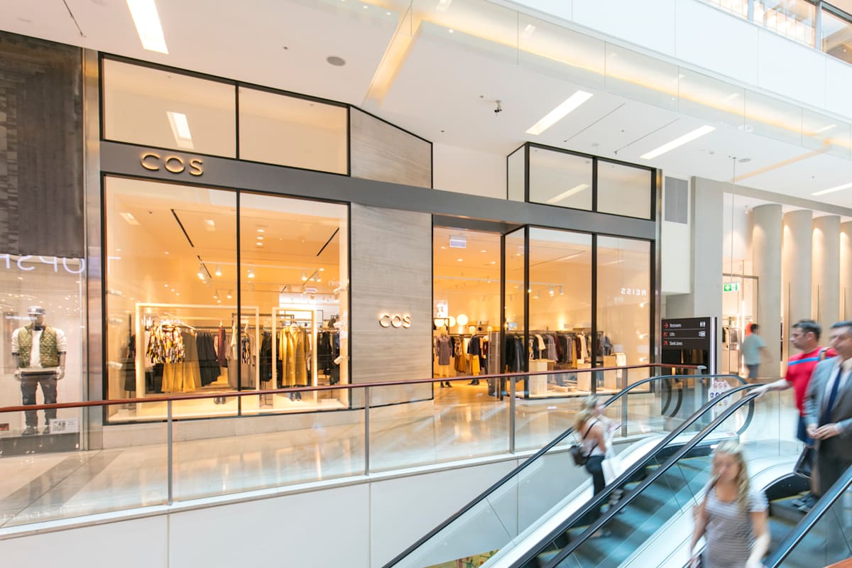 COS  storefront image