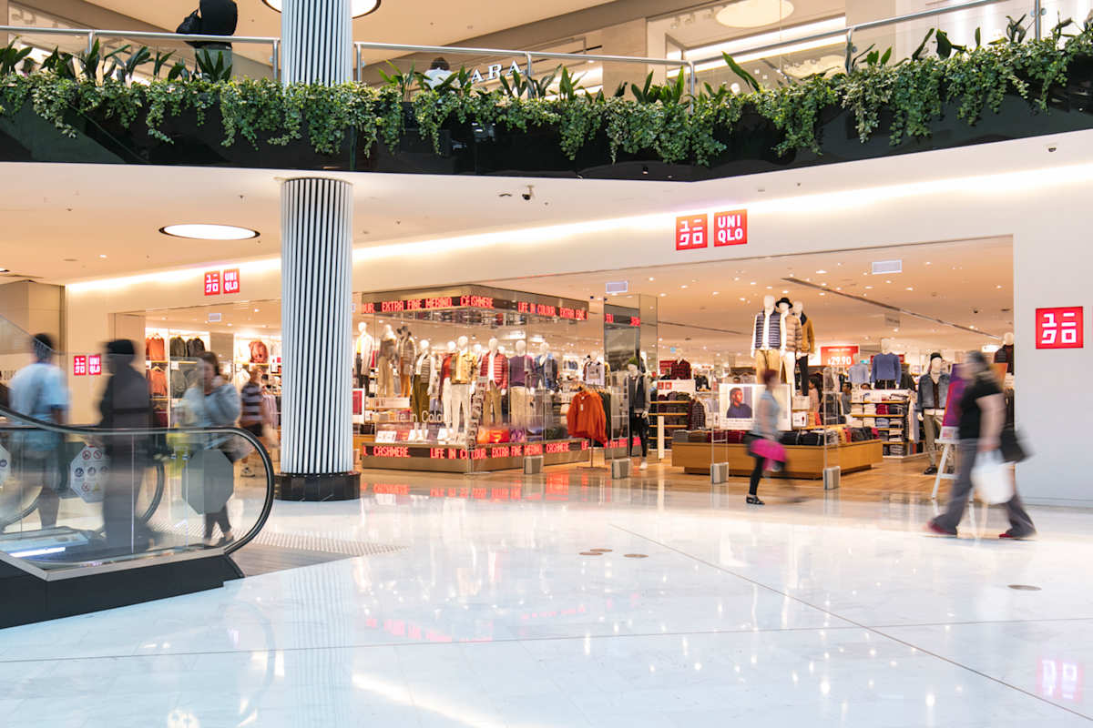 UNIQLO storefront image