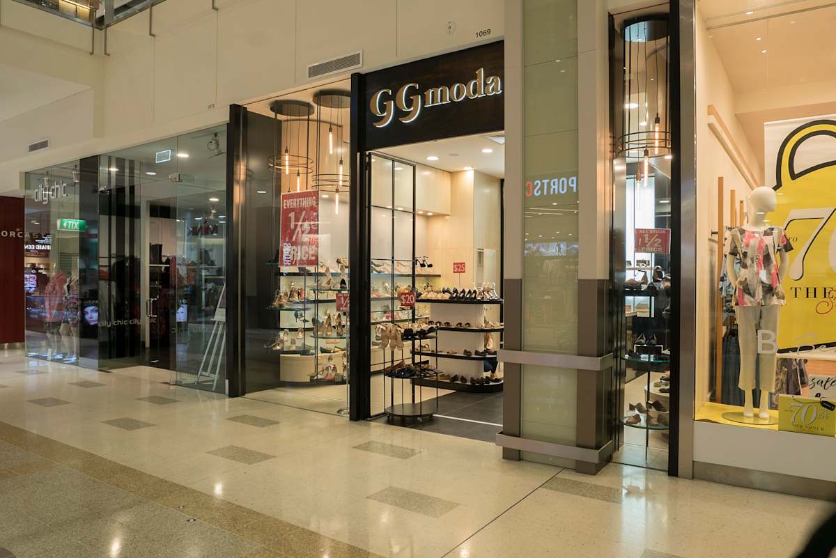 GG Moda storefront image