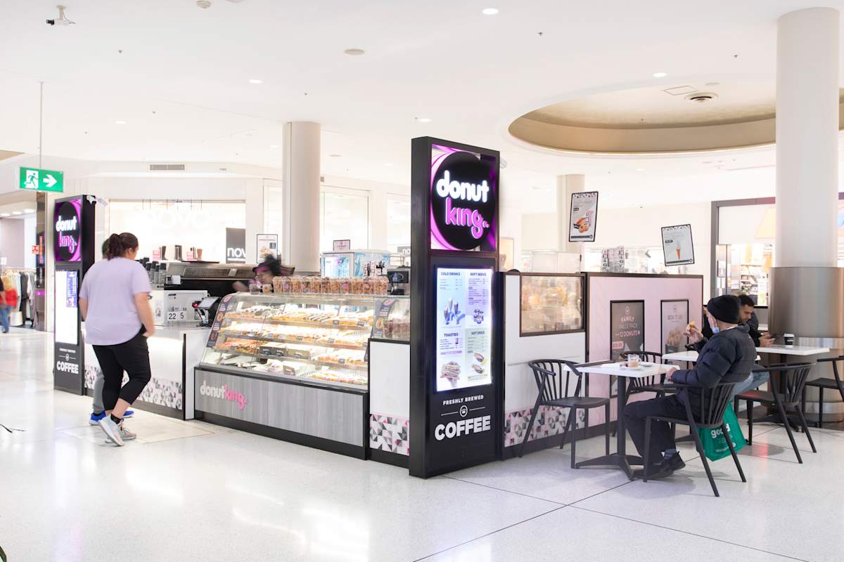 Donut King storefront image