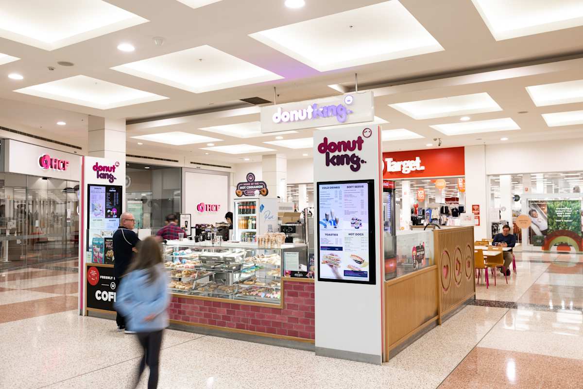 Donut King storefront image