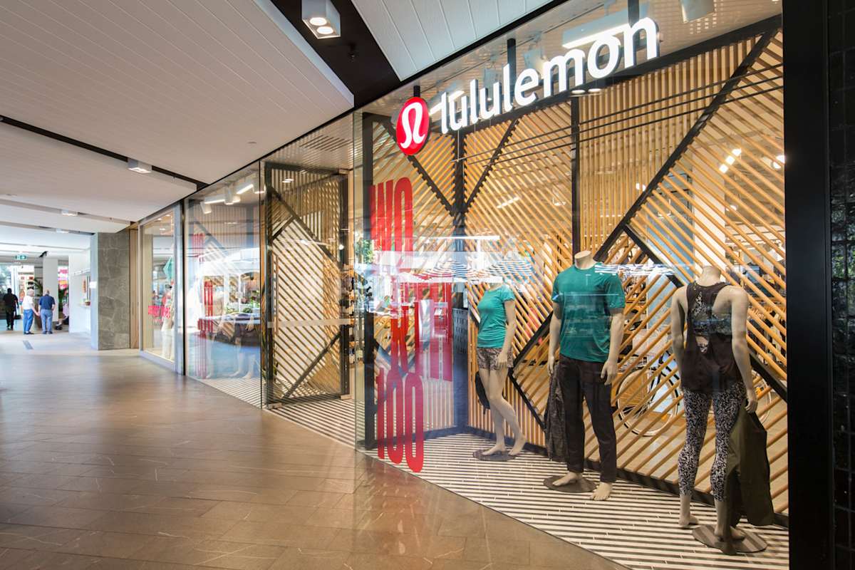 lululemon storefront image