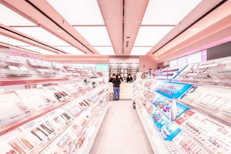 Woden - W cosmetics store images - 2025