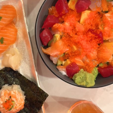 Sushi, sashimi and drinks from Momoto.