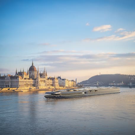 Cruiseabout: APT Luxury Travel & Travelmarvel