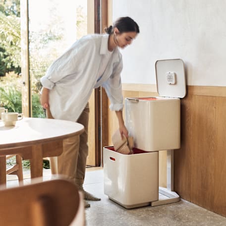Howards Storage World: Members Save 20%