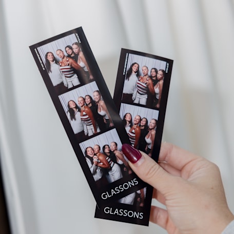 Glassons: Free Pop Up Photobooth
