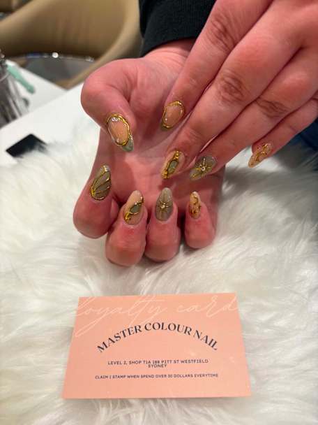 Master Colour Nails: Golden Details ✨