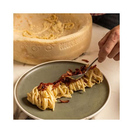 Enzo's Cucina: 3 Cheese Wheel Pasta Night