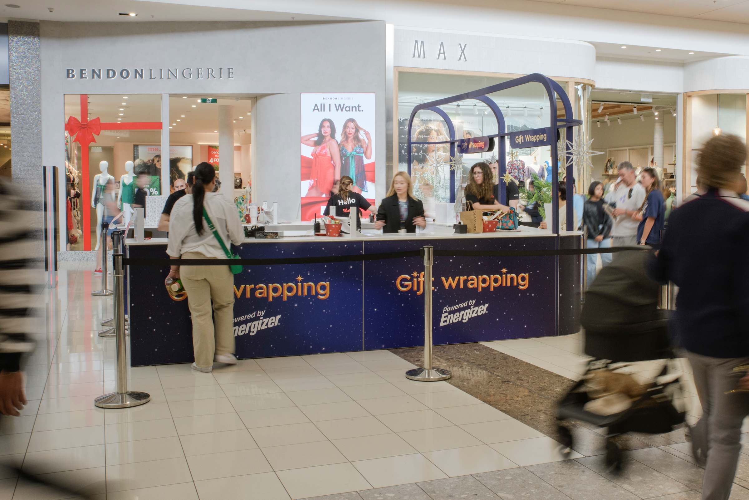 Gift wrapping booth Energizer & Westfield -  Albany 